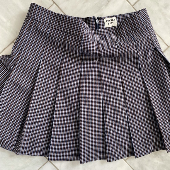 Short pleated skirt - Picture 1 of 2